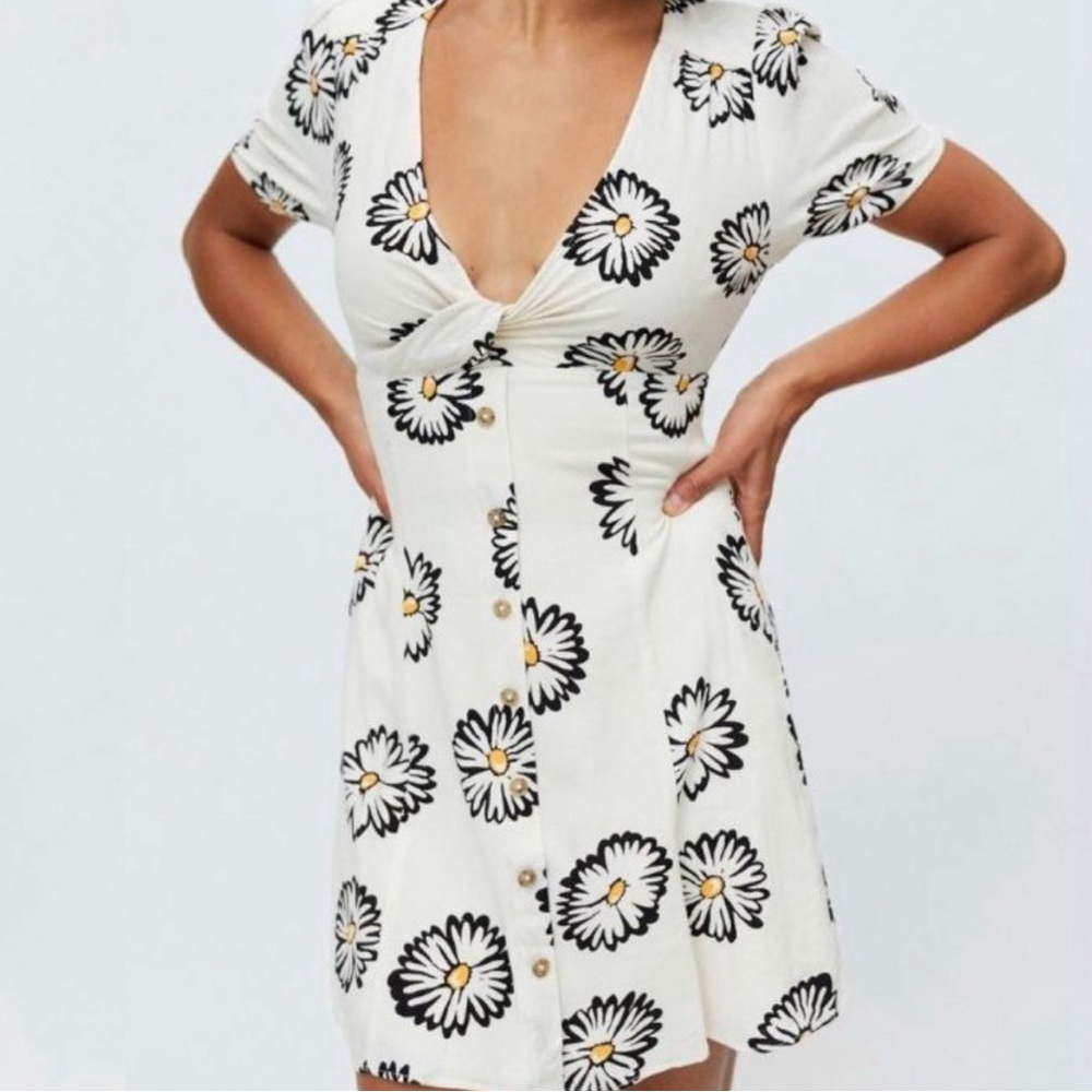 NWOT Urban Outfitters Floral Daisy Mini Button Down Dress